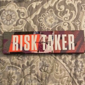 MAC Risk Taker Eye shadow palette
